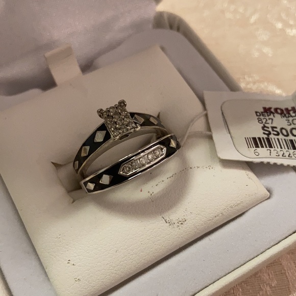 Ladies beautiful sterling silver/black wedding/engagement set value $500 - Picture 2 of 3